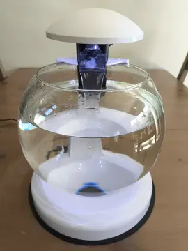 Aquarium globe cascade