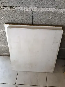 2 étagères état moyen