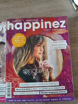 2 magazines Happinez