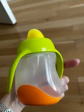 Tasse pour apprendre à boire
