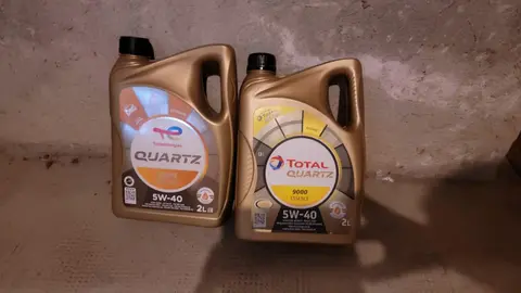 bidons d'huile moteur 5W40