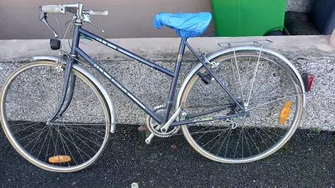 vieux vélo Motobecane à remettre en état