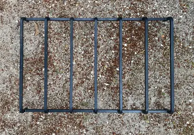 grille de fenêtre en métal ou fonte