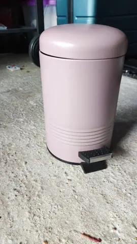 Poubelle de salle de bain