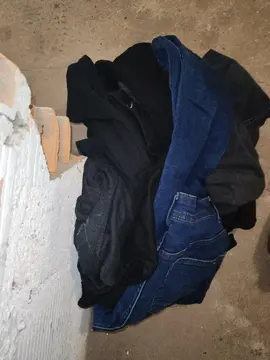 Vêtements variés au choix