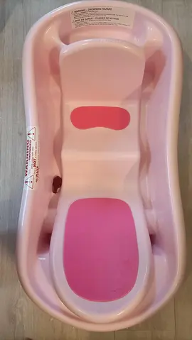 baignoire bébé et nouveau né.