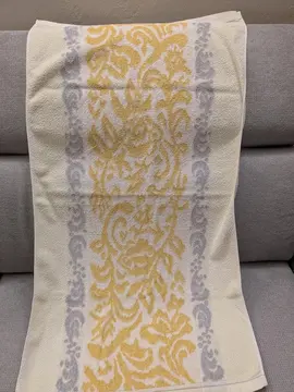 serviette de toilette à motifs