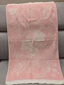 serviette de toilette rose