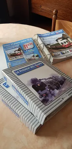 LIVRES ET CLASSEURS POUR LES PASSIONNES DE TRAINS