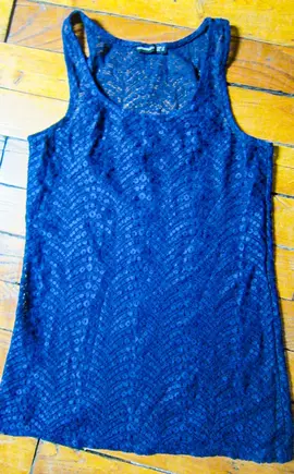 Haut dentelle bleu marine