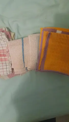 serviettes de table et chiffons de nettoyage.