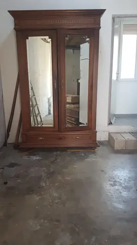 BELLE ARMOIRE ANCIENNE EN BON ETAT