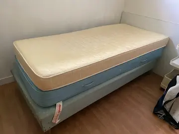 lit et matelas en 90