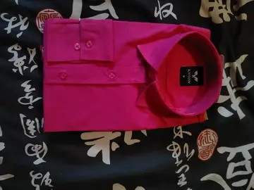 Jolie Chemise neuve de couleur mauve en taille M
