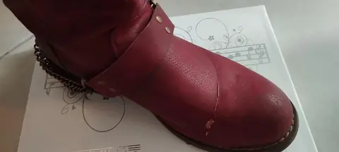 Jolies bottines rouges