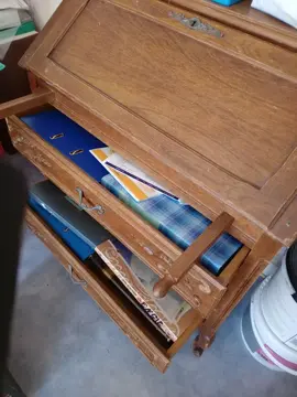 secrétaire en bois.