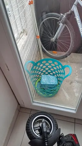 panière à linge verte