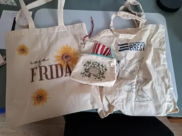 Lot de tote bags et pochettes tissu