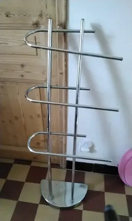 porte-serviettes, en métal.