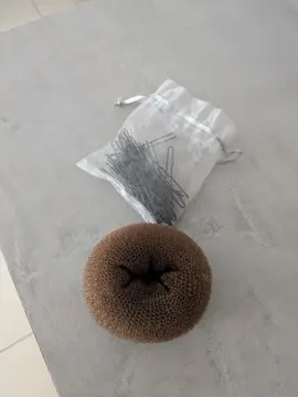 donut et épingles pour chignon