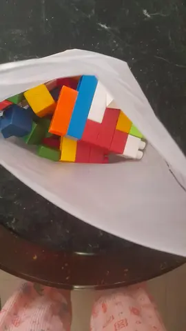 gros légos et cubes en bois