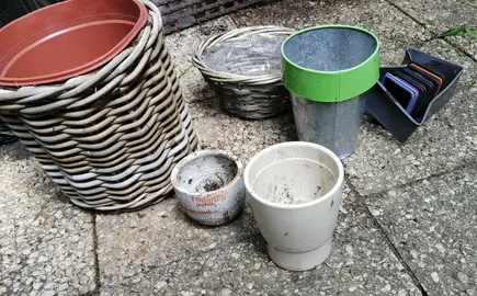 Caches pots
