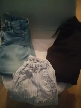 2 pantalons filles 1 pyjama garçon T6/8ans