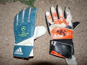 2 gants foot SEULEMENT MAIN GAUCHE