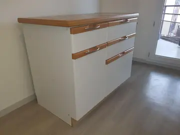 Meuble de cuisine avec casserolier