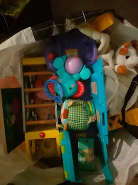 un sac de jeux et jouets bébé