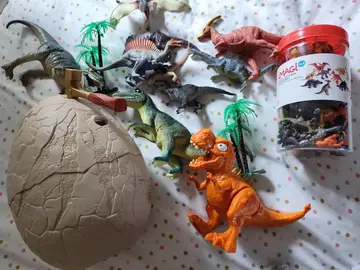 Lot de jouets dinosaures