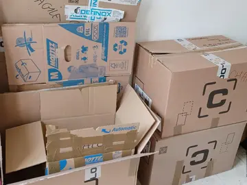lot de cartons de déménagement en bon état