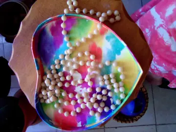 collier perles plastique