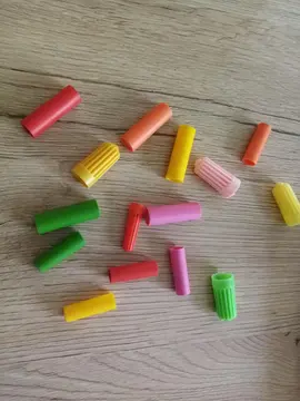 Bouchons de feutre et. Boîtes vides