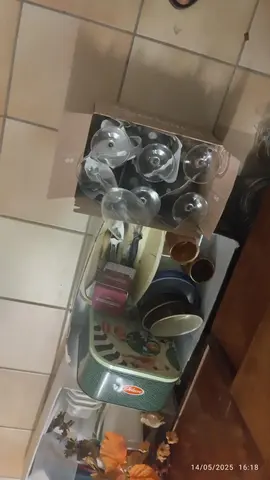 lot de verres et babioles