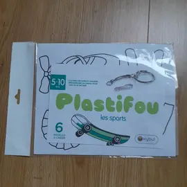 chutes de plastifou et accessoires pour porte clés