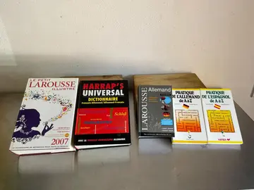 Livres d'aprentissage et dictionnaires