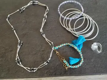 Lot bijoux