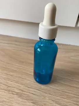 Petit flacon avec pipette (vide)