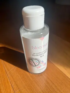 petite bouteille gel hydroalcoolique quasi pleine