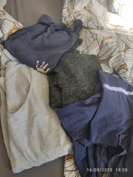 vêtements de grossesse,tee shirts et une robe