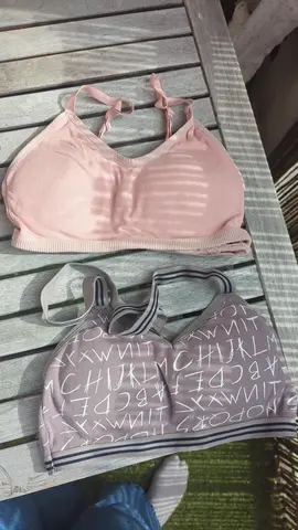 brassières taille M et soutien de gorge 95 D