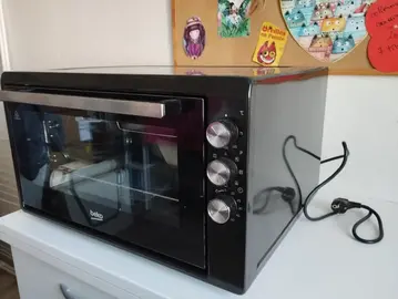 Four à poser BEKO de 50 l