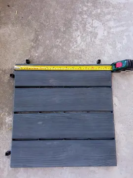 Modules carrés en plastique pour terrasse