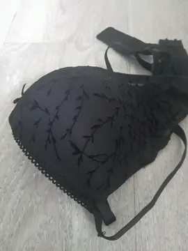 Un soutien gorge femme taille 95 noir