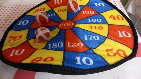 jeu de fléchette a balles agrippantes