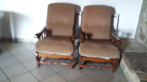 é fauteuils tissu armature bois