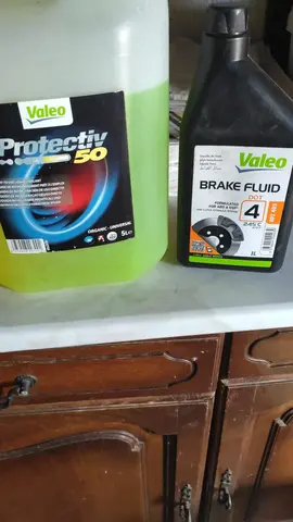 liquide de frein et de refroidissement entamé