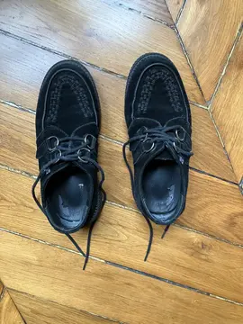 Chaussures noires peau retournée