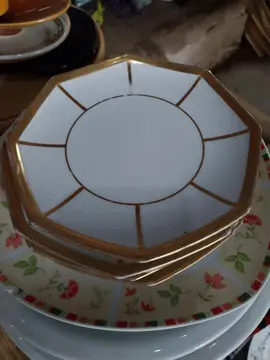 lot de vaisselle, assiettes à dessert